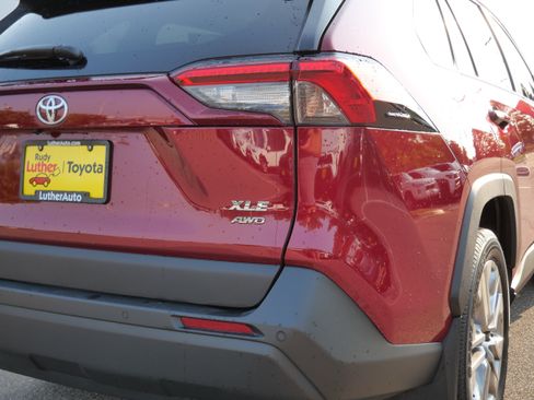 Certified 2025 Toyota RAV4 XLE Premium AWD/4WD image 18
