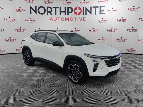 New 2025 Chevrolet Trax RS w/ Sunroof Package image 1