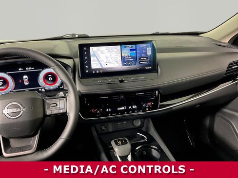 Certified 2025 Nissan Rogue SL AWD/4WD image 9