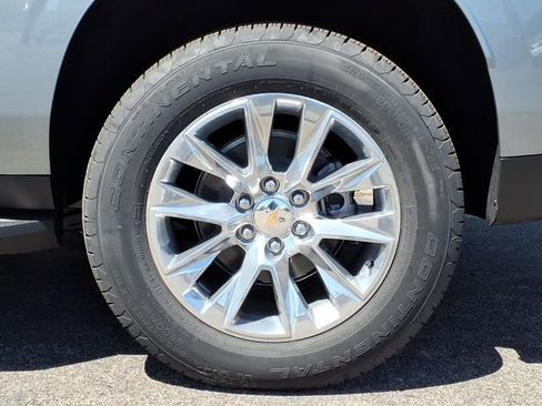 New 2026 Chevrolet Suburban Premier AWD/4WD image 6