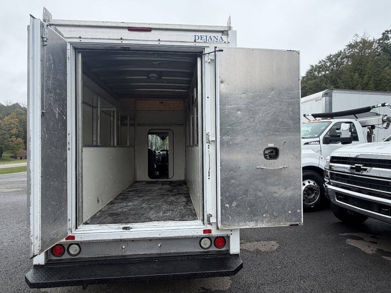 Used 2018 Ford Transit 350 138 w/ Interior Upgrade Package RWD image 15