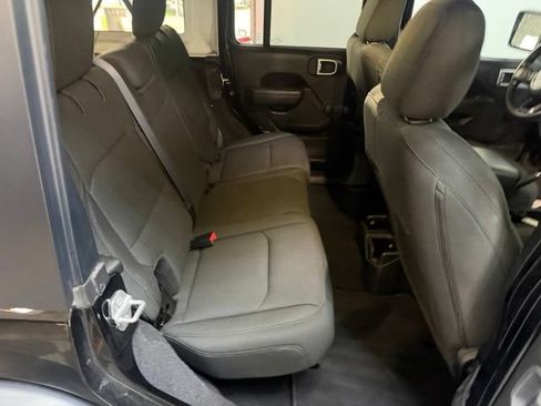 Used 2021 Jeep Wrangler Unlimited Sport AWD/4WD image 37