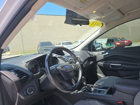 Used 2018 Ford Escape SE w/ SE Sport Appearance Package AWD/4WD image 12