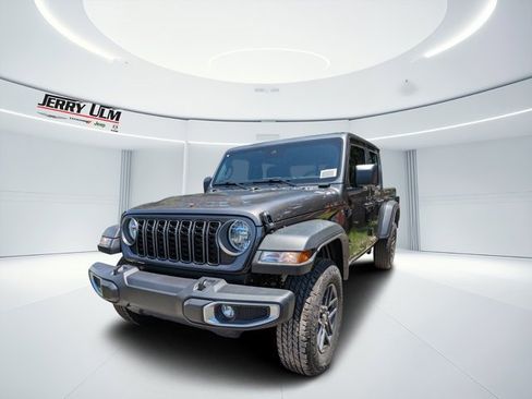 New 2025 Jeep Gladiator Sport image 6