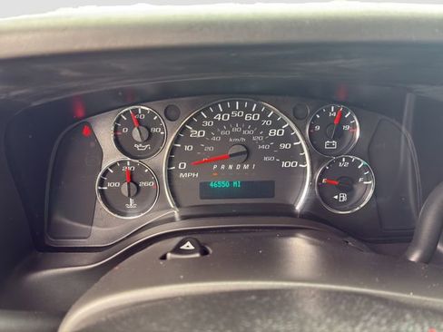 Used 2019 Chevrolet Express 2500 Extended w/ Driver Convenience Package RWD image 19
