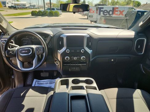 Used 2022 GMC Sierra 1500 SLE w/ X31 Off-Road Package AWD/4WD image 12
