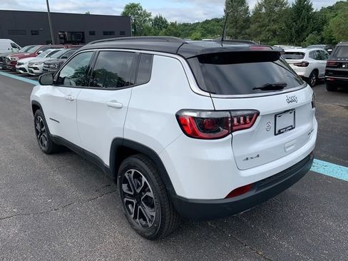 Used 2023 Jeep Compass Limited AWD/4WD image 2