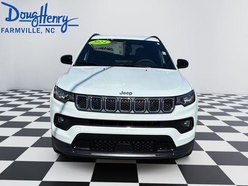 Used 2024 Jeep Compass Latitude AWD/4WD image 8