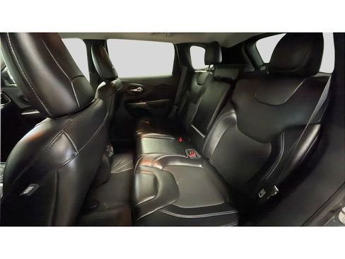 Used 2021 Jeep Cherokee Latitude Plus image 15