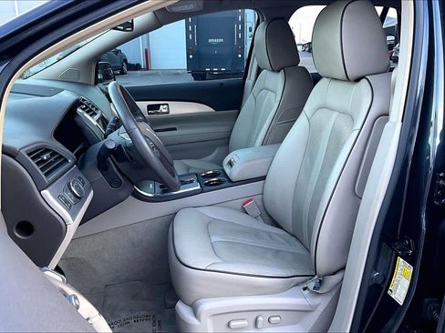 Used 2014 Lincoln MKX FWD w/ Equipment Group 101A image 8