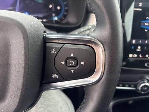 Used 2024 Volvo XC40 B5 Core AWD/4WD image 19