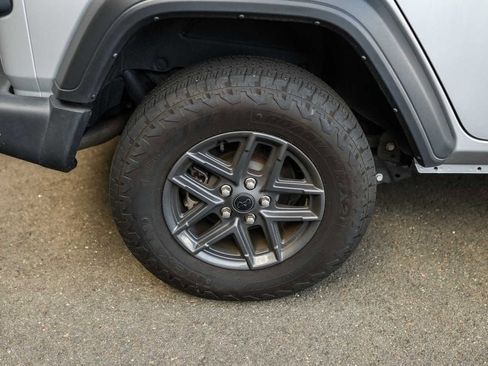 Used 2024 Jeep Wrangler Sport S image 5