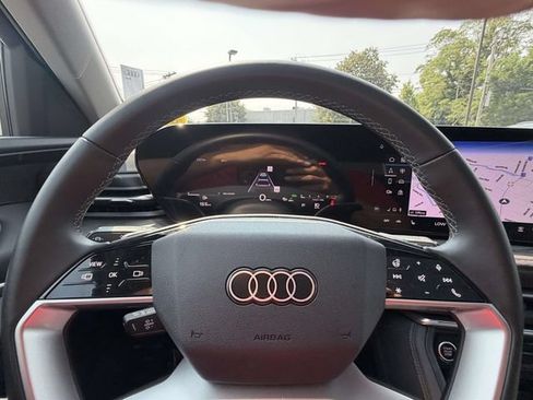 Used 2025 Audi Q5 Premium w/ Convenience Package AWD/4WD image 22