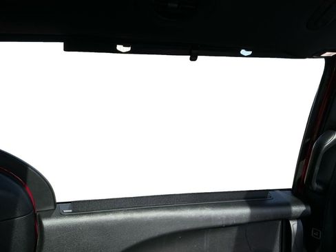 Used 2025 Chrysler Pacifica Limited image 22