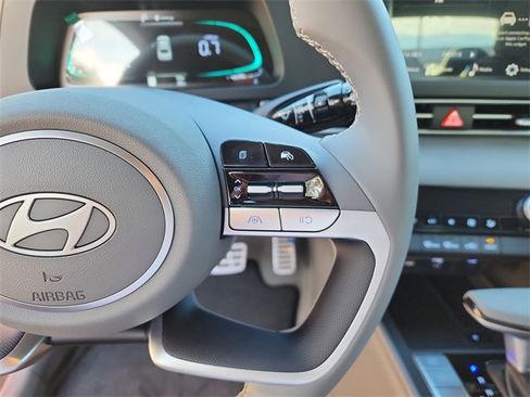 New 2025 Hyundai Elantra Sport image 21