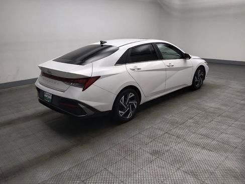 Used 2024 Hyundai Elantra SEL w/ Convenience Package FWD image 10