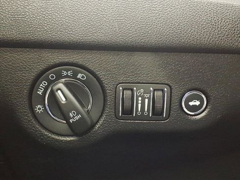 Used 2019 Chrysler 300 Touring L w/ Quick Order Package 22F image 22