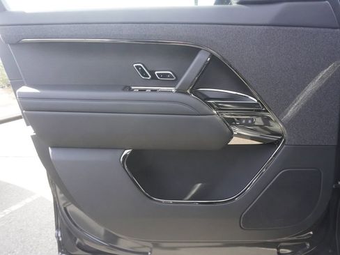 New 2026 Land Rover Range Rover Sport SE image 17