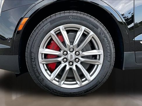 New 2026 Cadillac XT5 Sportv w/ LPO, Floor Liner Package AWD/4WD image 12