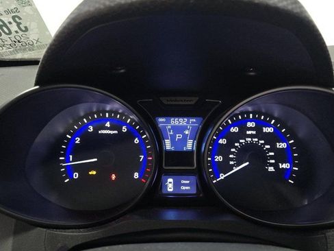 Used 2014 Hyundai Veloster Turbo FWD image 12