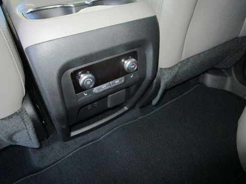 New 2026 GMC Acadia Elevation w/ Elevation Premium Package FWD image 19