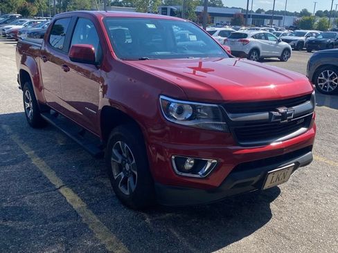 Used 2016 Chevrolet Colorado Z71 AWD/4WD image 2