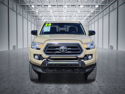 Used 2020 Toyota Tacoma SR5 AWD/4WD image 2