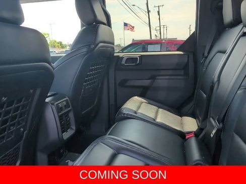 Used 2025 Ford Bronco Badlands AWD/4WD image 5