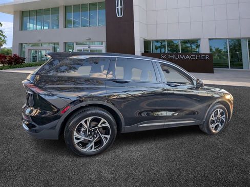 New 2025 Lincoln Nautilus Premier image 7