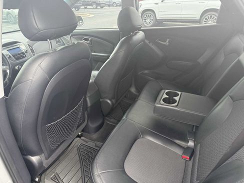 Used 2011 Hyundai Tucson GLS FWD image 8