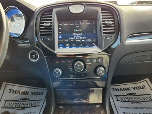 Used 2014 Chrysler 300 Uptown Edition w/ Quick Order Package 22M image 18