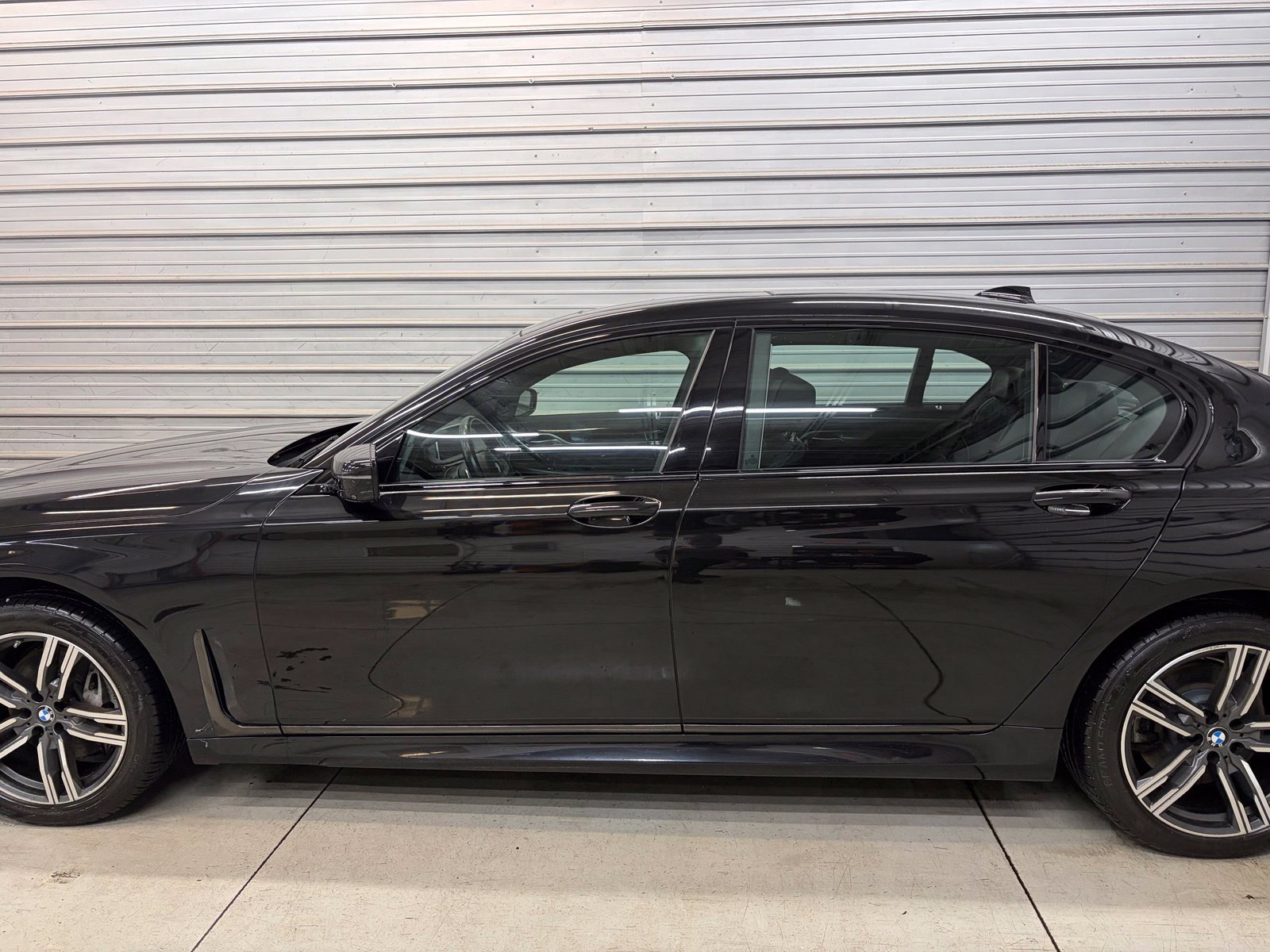 Used 2022 BMW 740i xDrive w/ M Sport Package AWD/4WD image 12