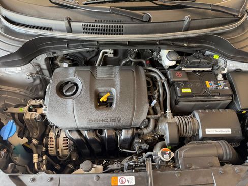 Used 2025 Kia Soul LX w/ LX Technology Package FWD image 22