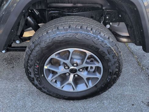 New 2026 Jeep Gladiator Sport AWD/4WD image 5