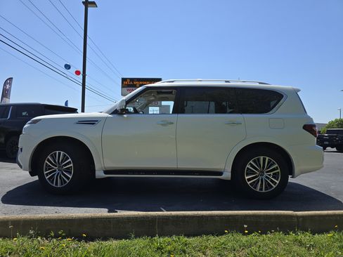 Used 2024 Nissan Armada SL w/ Captain's Chairs Package AWD/4WD image 22