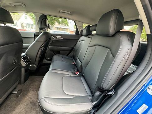 Certified 2025 Kia Sportage EX image 17