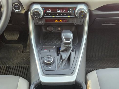 Used 2023 Toyota RAV4 XLE Premium AWD/4WD image 19