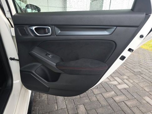 Used 2025 Honda Civic Type R image 11
