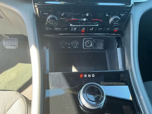 New 2025 Jeep Grand Cherokee Laredo w/ Luxury Tech Group I image 24