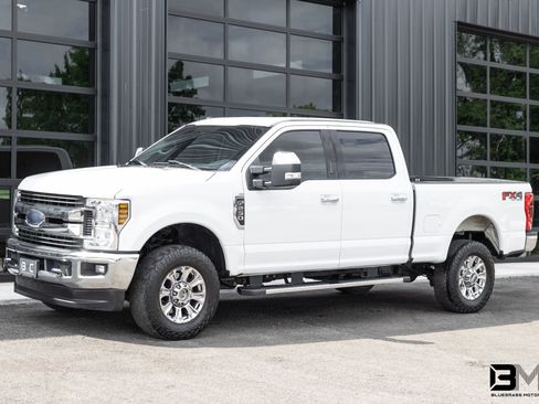 Used 2018 Ford F250 XLT w/ XLT Premium Package AWD/4WD image 2