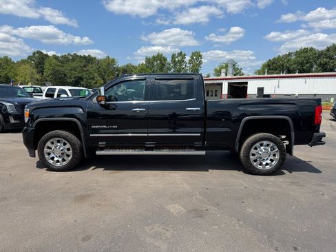Used 2017 GMC Sierra 2500 Denali w/ Snow Plow Prep Package AWD/4WD image 2