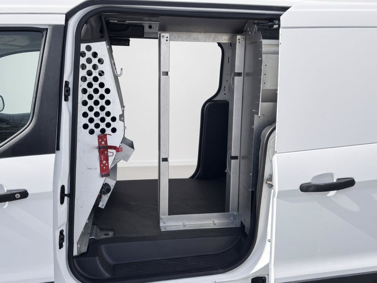 Used 2015 Ford Transit Connect XL FWD image 3