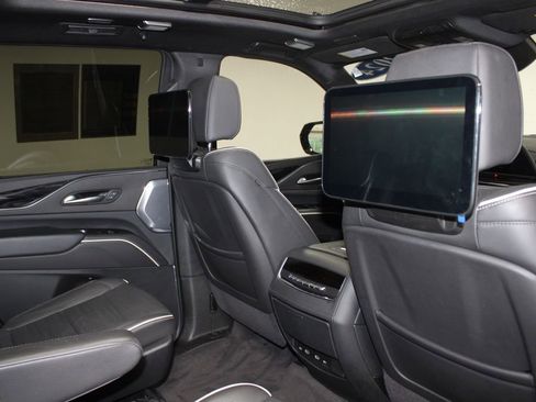 Used 2024 Cadillac Escalade Sport w/ Touring Package AWD/4WD image 35