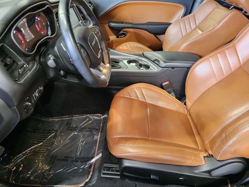 Used 2016 Dodge Challenger SRT Hellcat RWD image 11