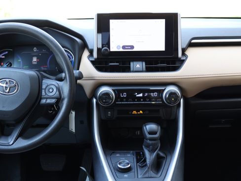 Certified 2024 Toyota RAV4 LE AWD/4WD image 15