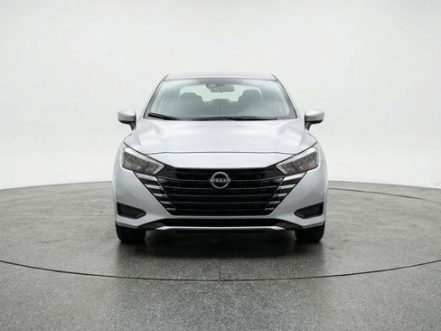 Used 2025 Nissan Versa SV image 2