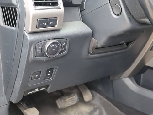 Used 2022 Ford F250 Platinum w/ FX4 Off-Road Package AWD/4WD image 23