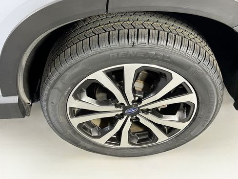 Used 2023 Subaru Forester Limited AWD/4WD image 32