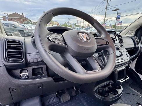 Used 2025 RAM ProMaster 2500 w/ Storage Group image 16