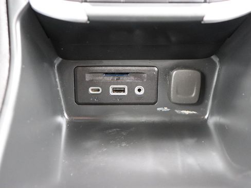 Used 2024 GMC Terrain SLT image 37